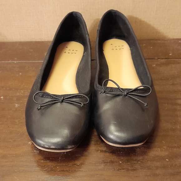 A New Day Black Flats - Picture 1 of 4